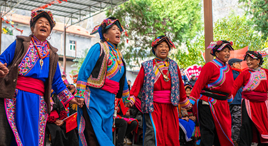 四川茂縣:載歌載舞喜迎羌年