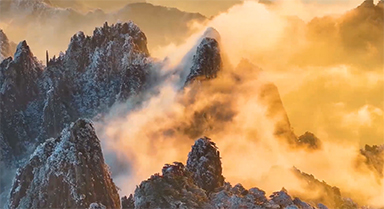 黃山霧凇雲(yún)海“夢(mèng)幻聯(lián)動(dòng)”